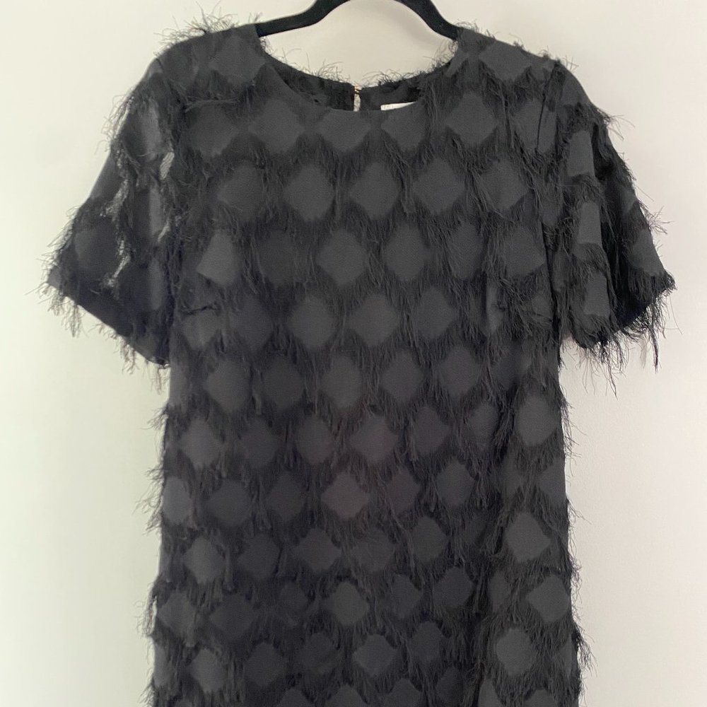 BLACK TEXTURED SHIFT DRESS